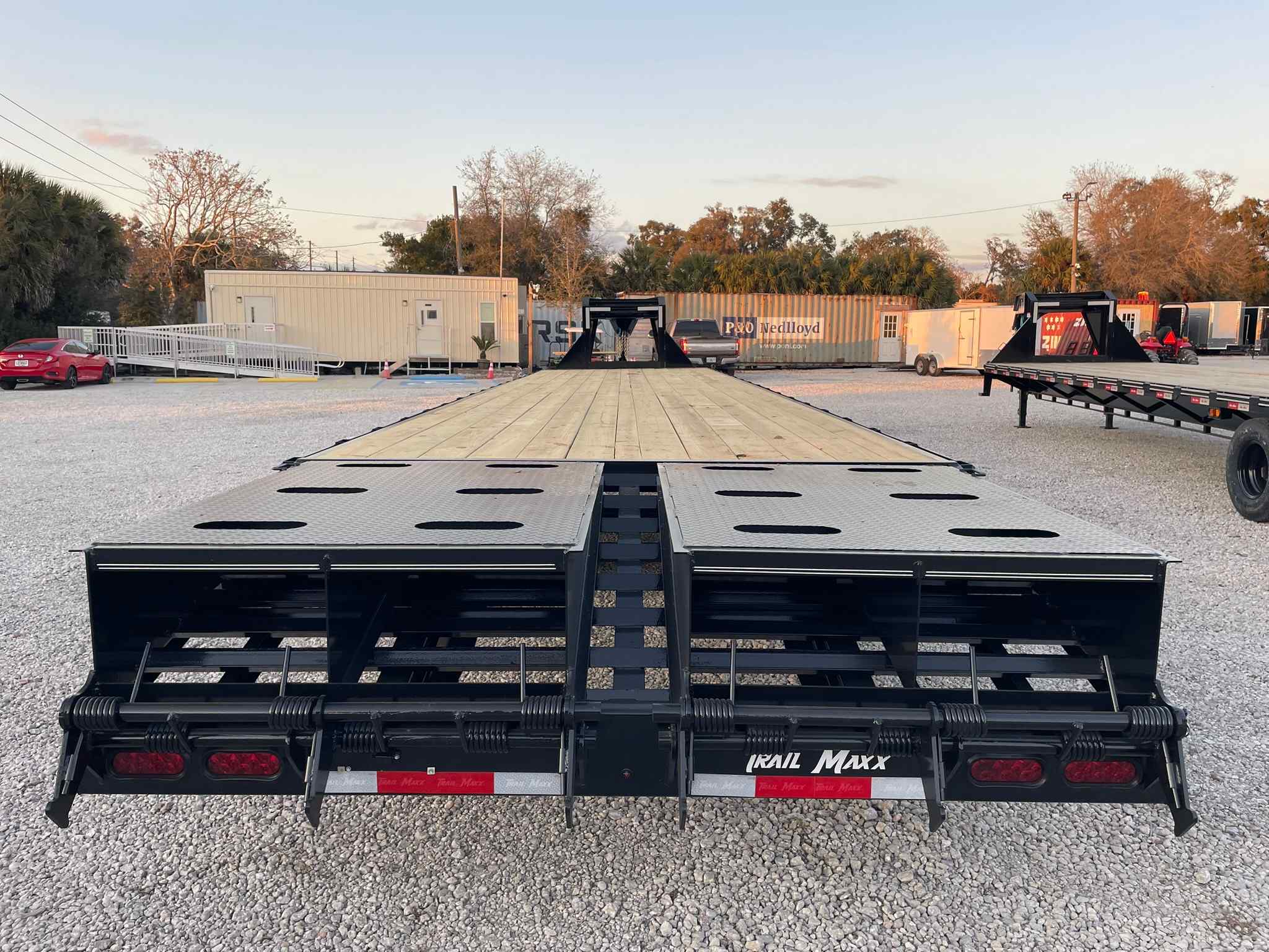 New 8.5×40 TRAILMAXX Flatbed Trailer