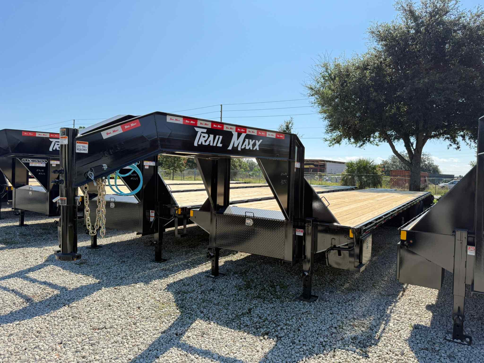 New 8.5×40 TRAILMAXX Flatbed Trailer