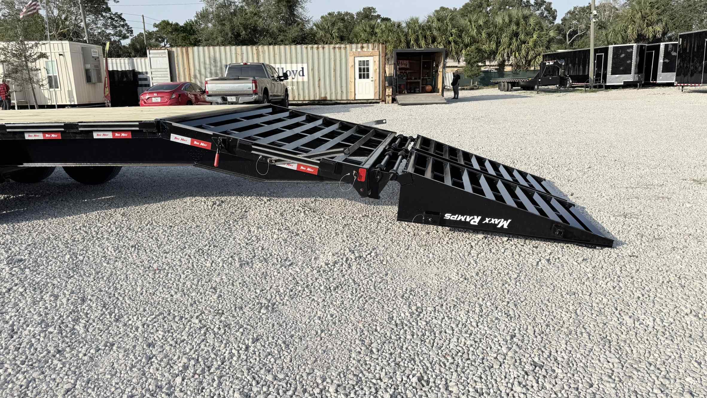 New 8.5×40 TRAILMAXX Flatbed Trailer