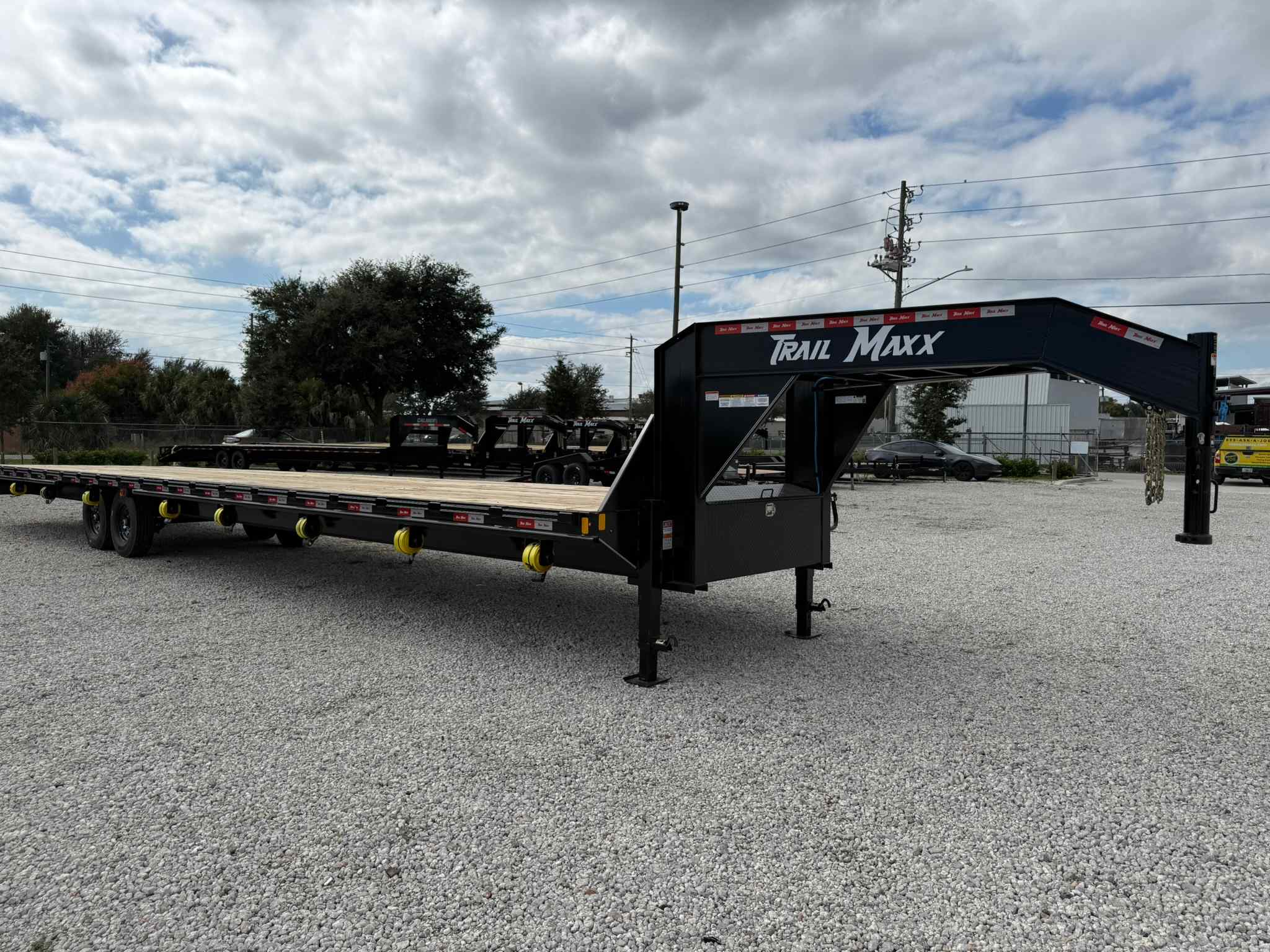 New 8.5×40 TRAILMAXX Flatbed Trailer