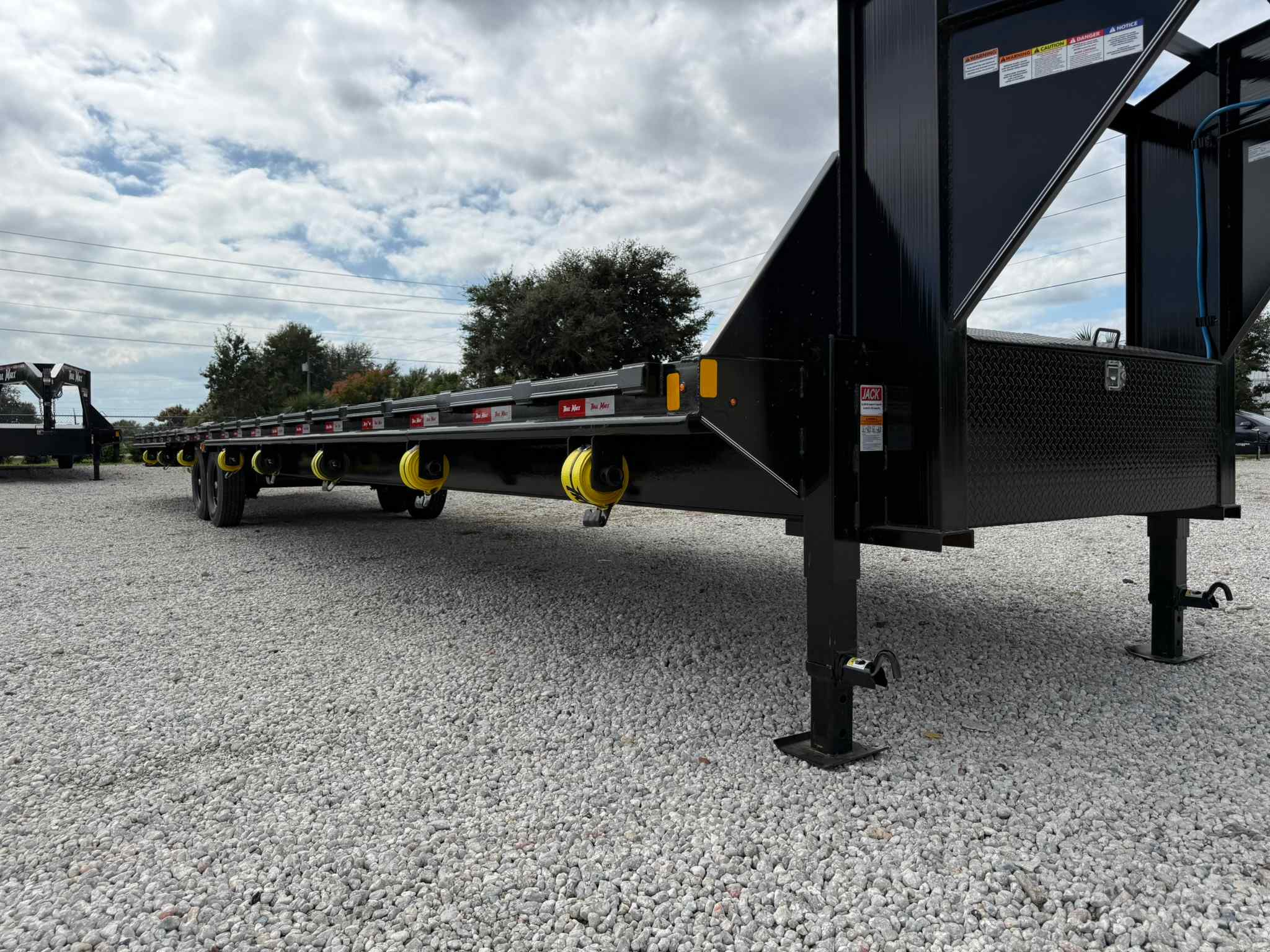 New 8.5×40 TRAILMAXX Flatbed Trailer