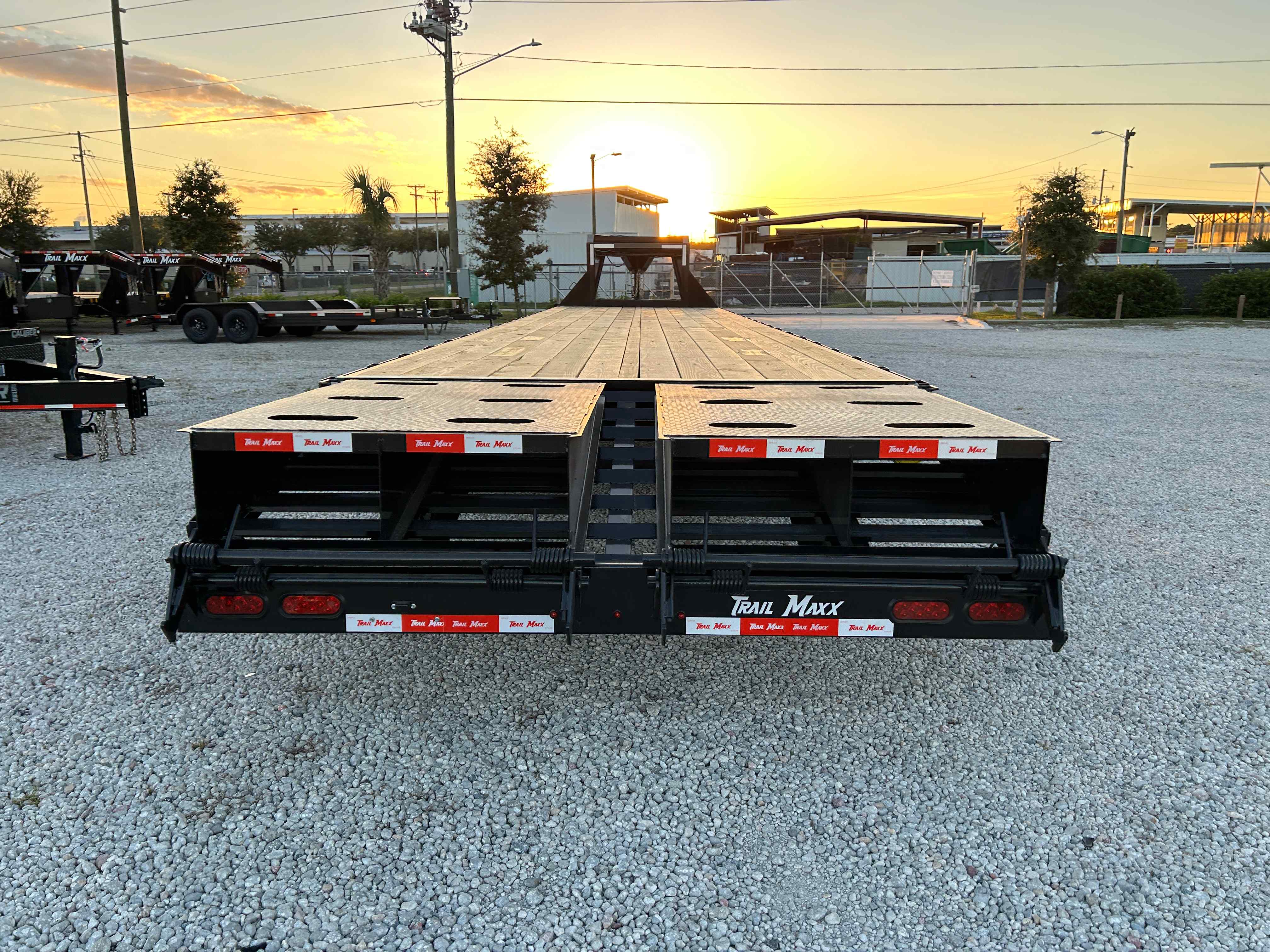New 8.5×40 TRAILMAXX Flatbed Trailer