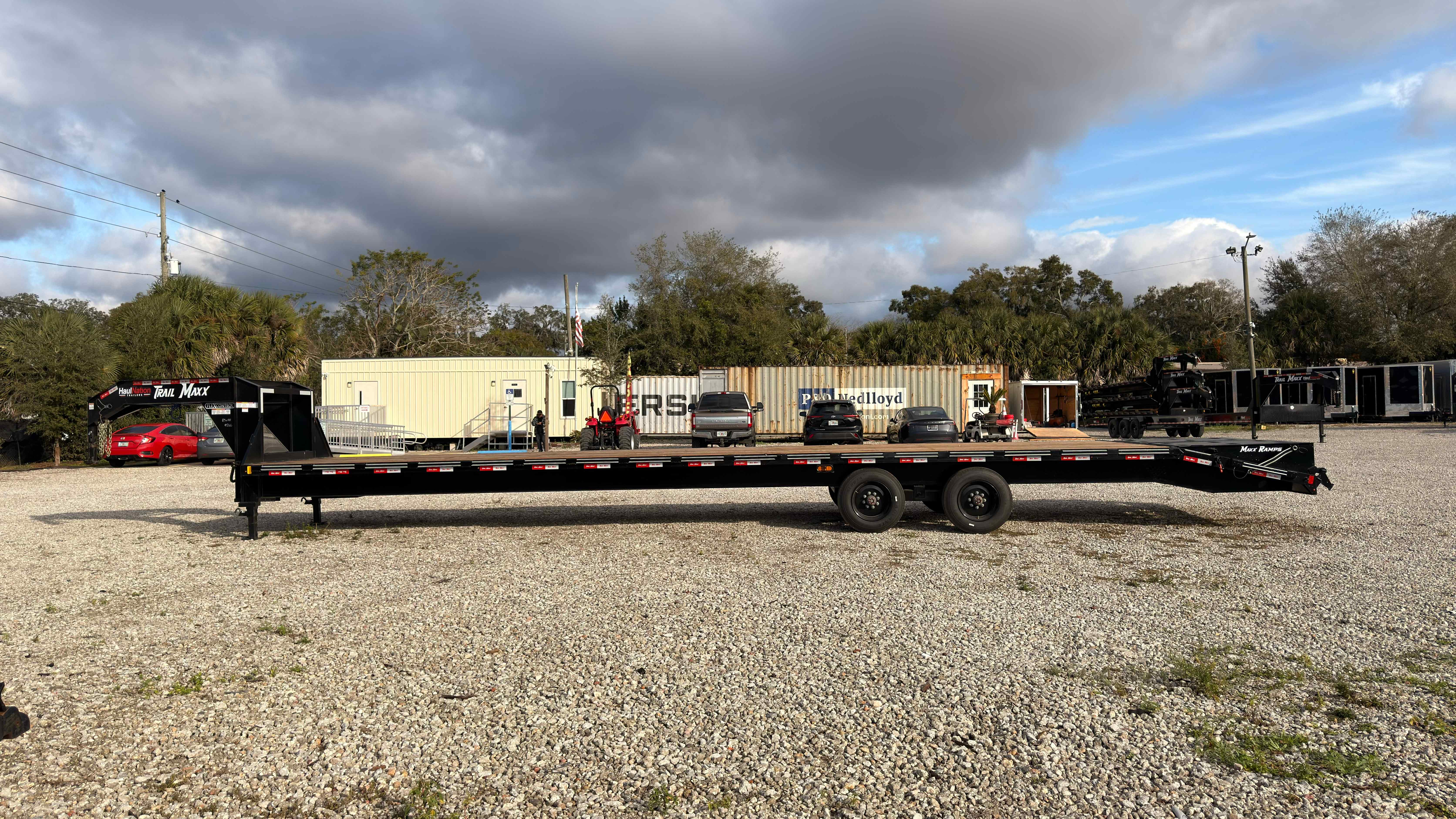 New 8.5×40 TRAILMAXX Flatbed Trailer