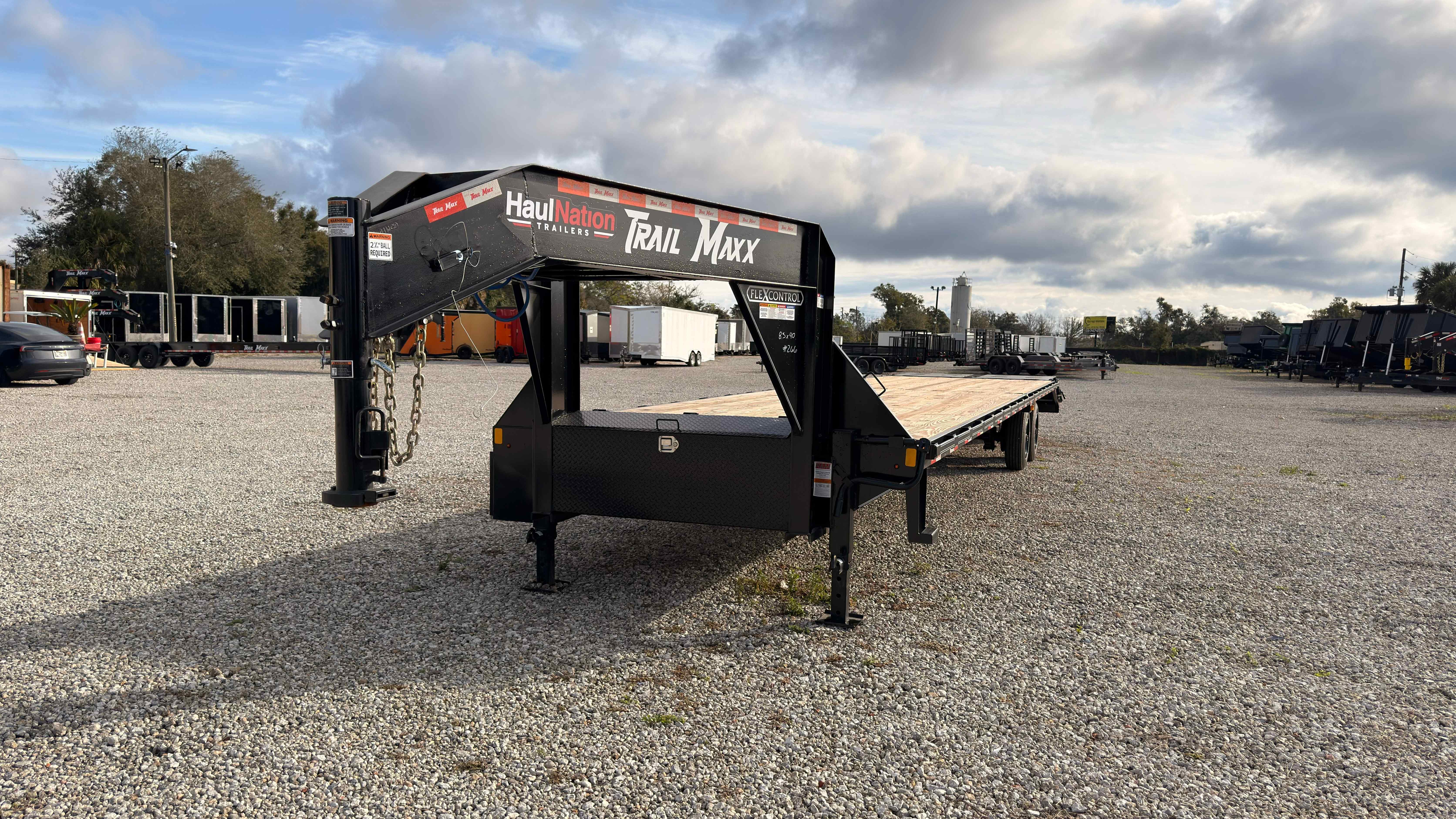 New 8.5×40 TRAILMAXX Flatbed Trailer