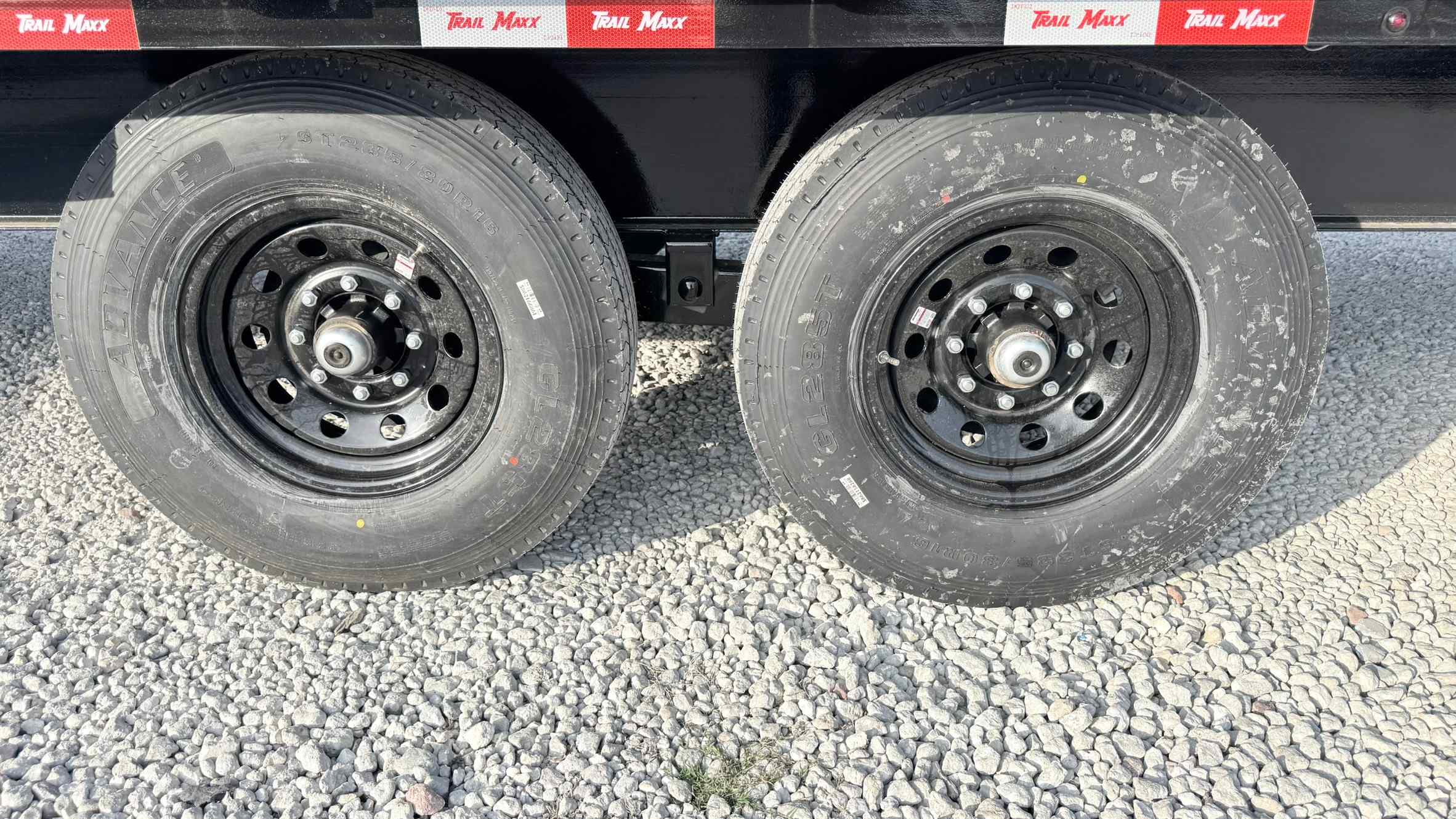 New 8.5×40 TRAILMAXX Flatbed Trailer