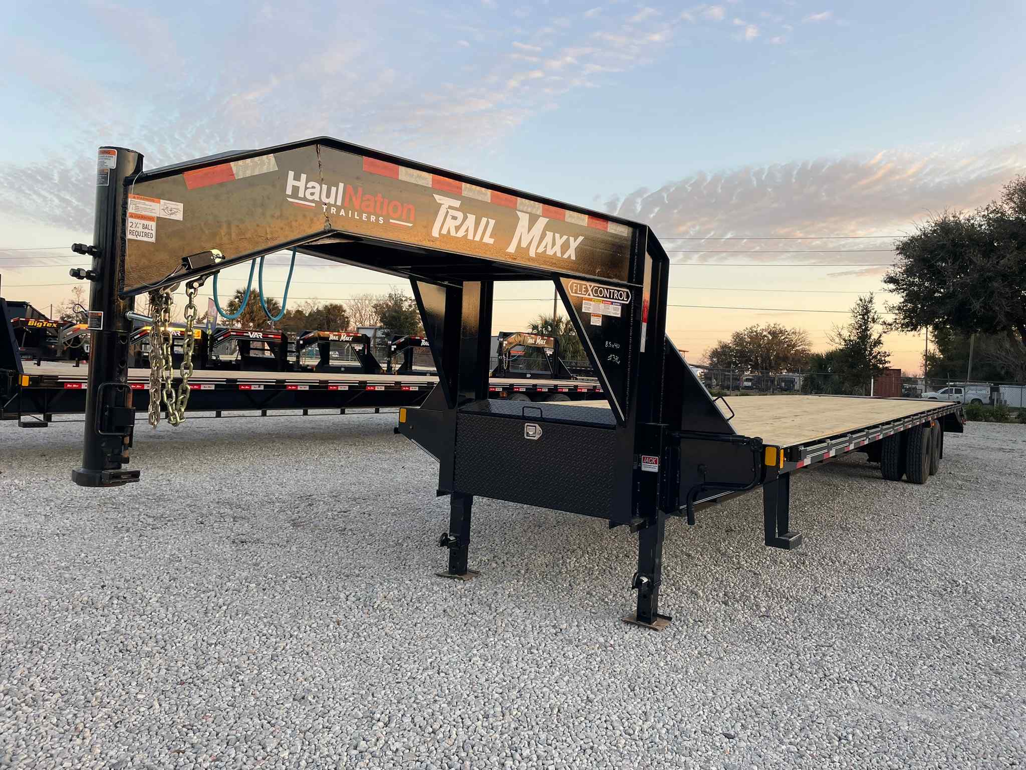 New 8.5×40 TRAILMAXX Flatbed Trailer