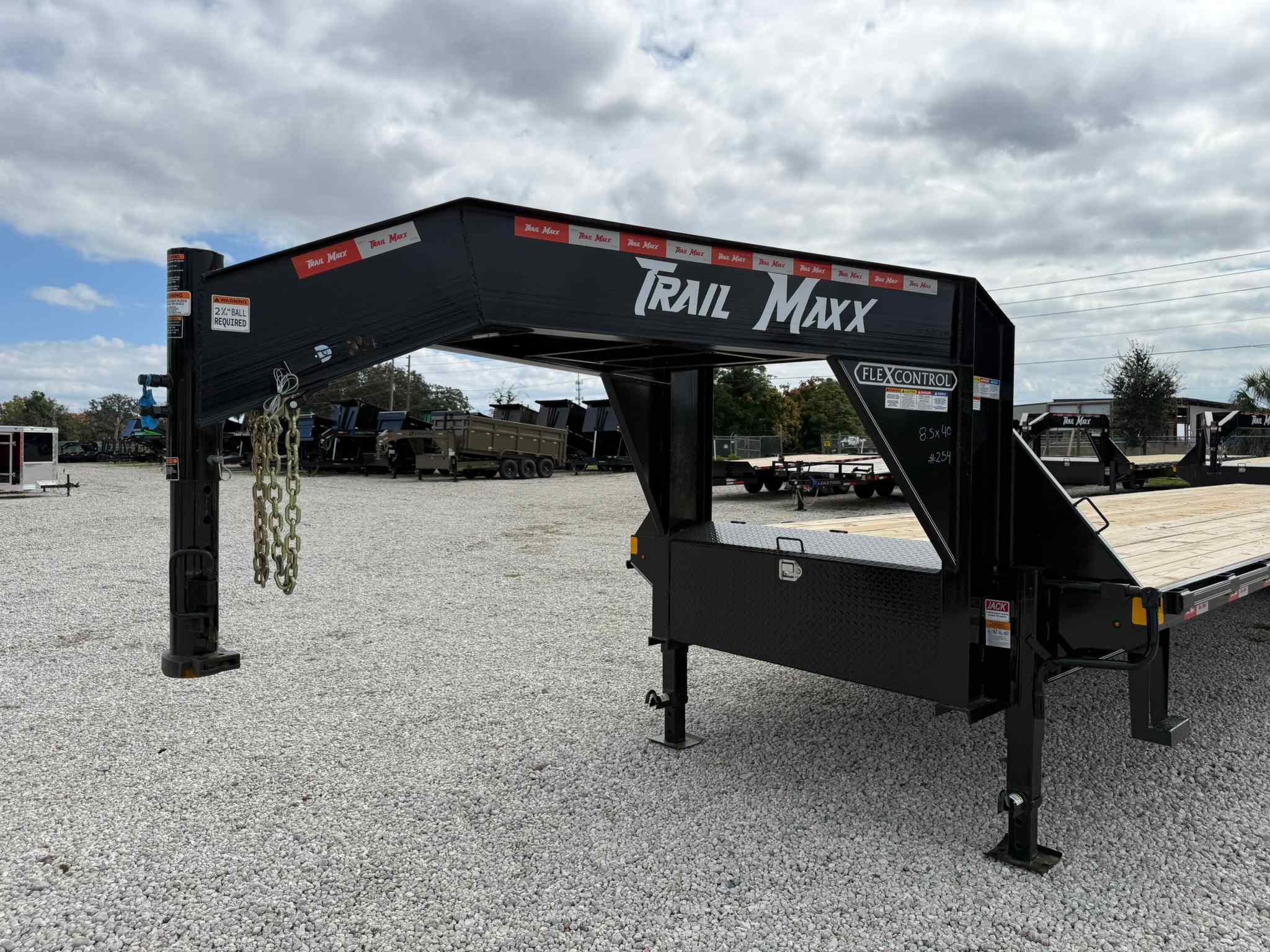 New 8.5×40 TRAILMAXX Flatbed Trailer