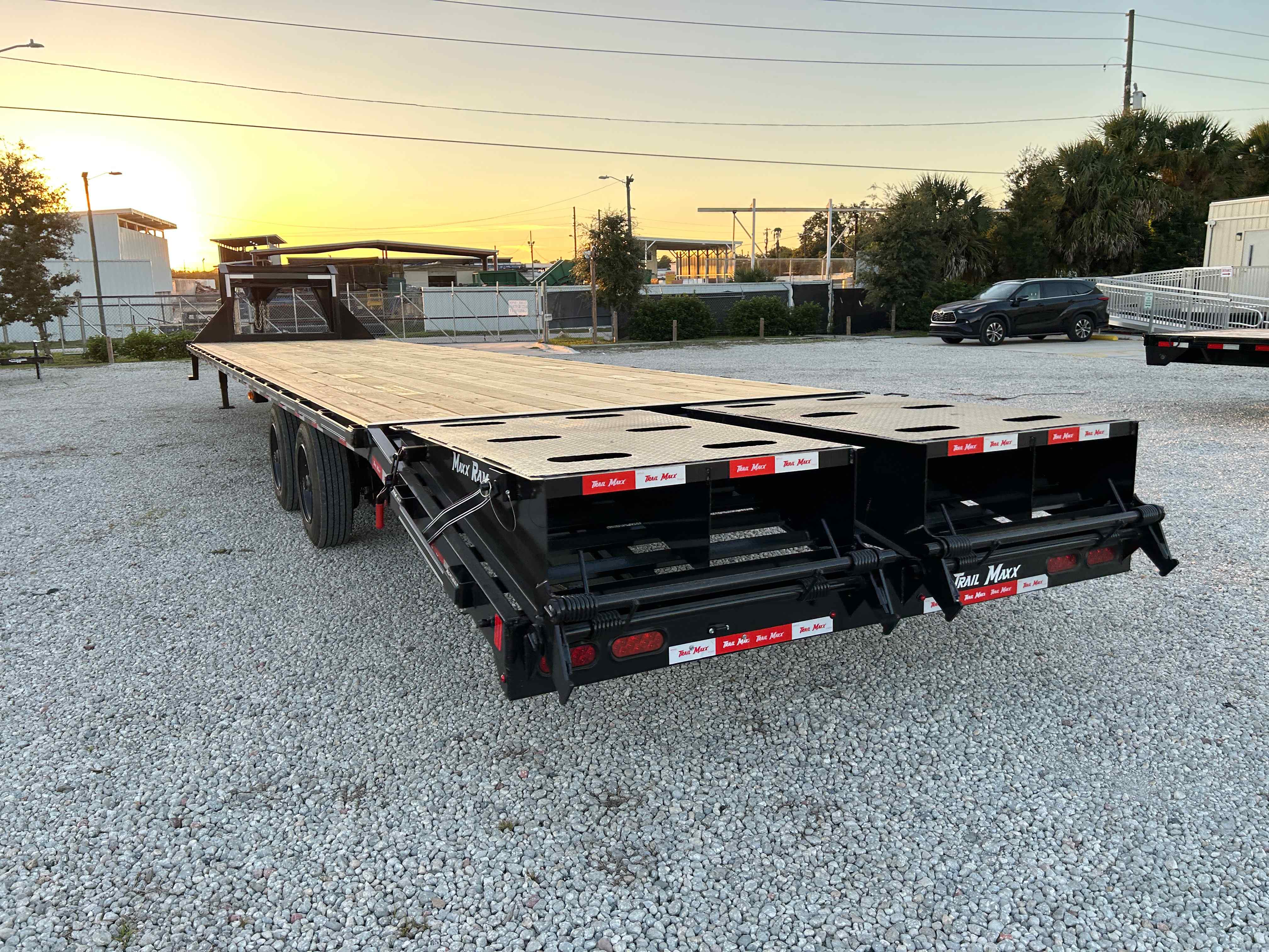 New 8.5×40 TRAILMAXX Flatbed Trailer