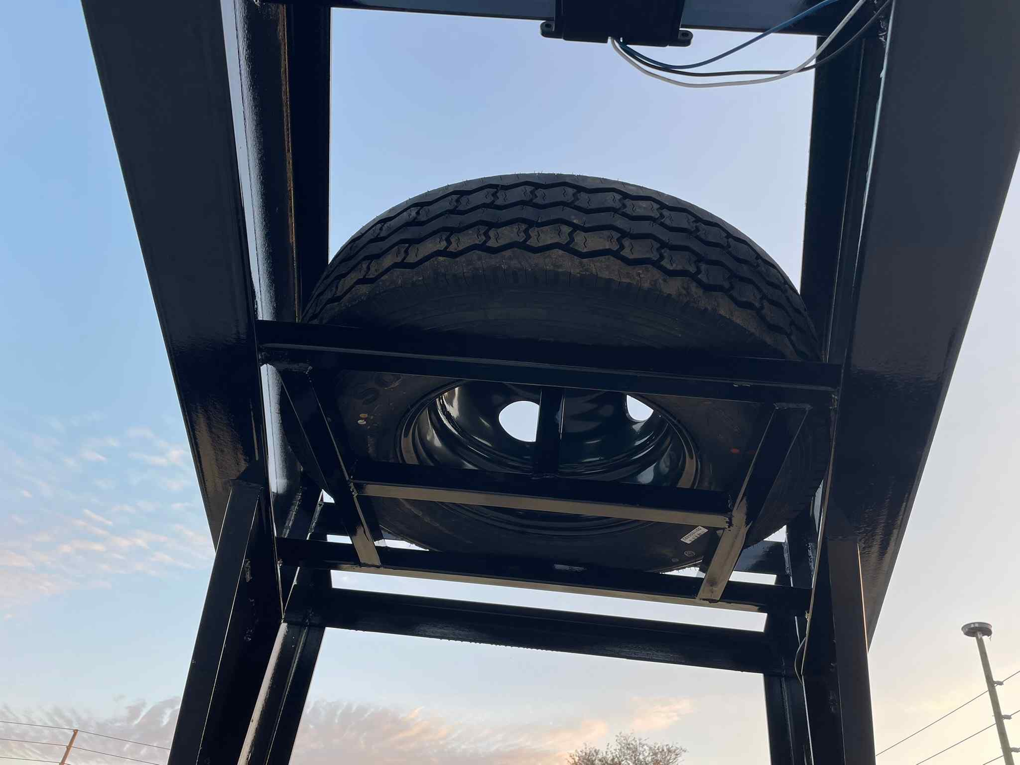 New 8.5×40 TRAILMAXX Flatbed Trailer