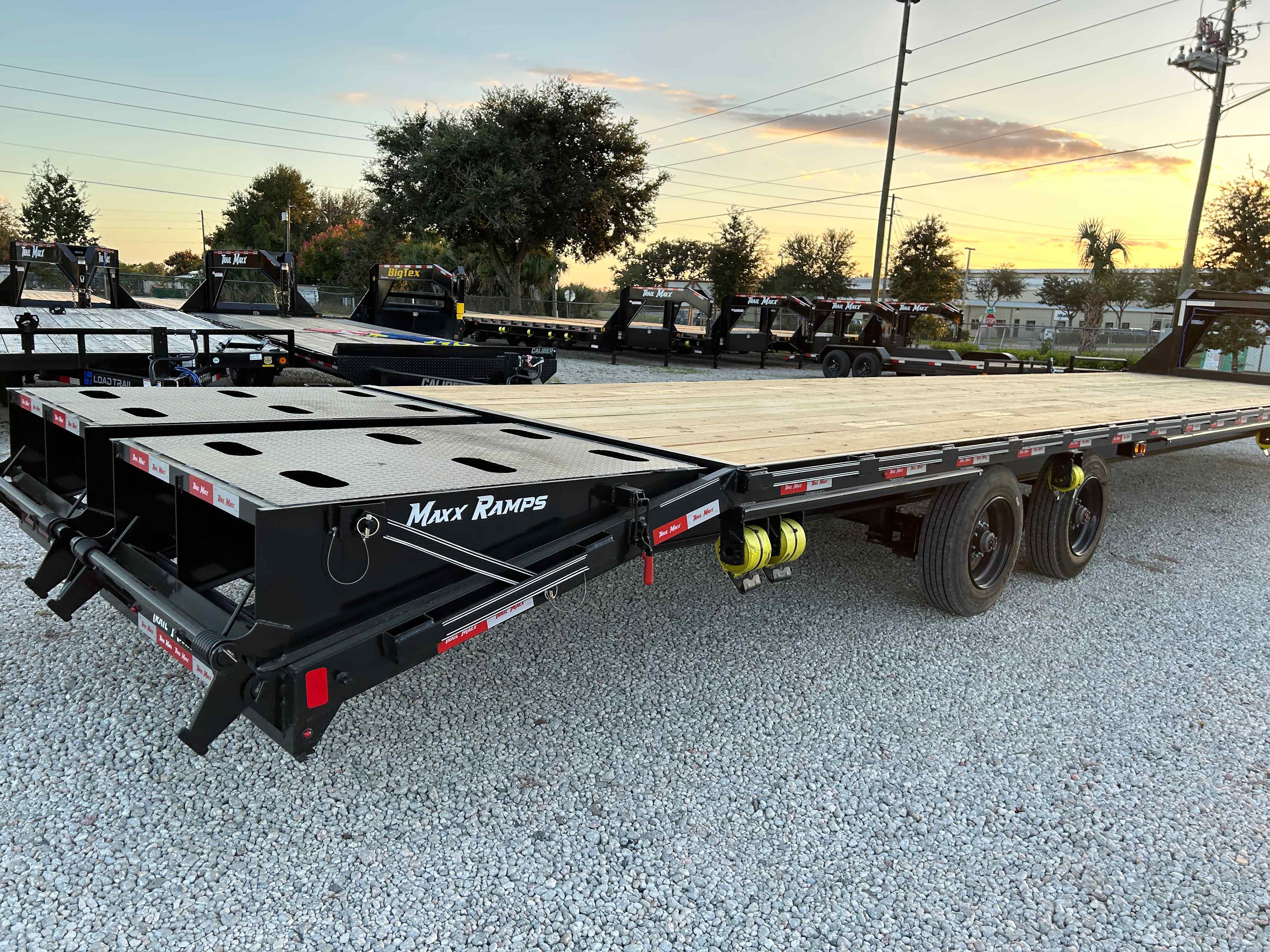 New 8.5×40 TRAILMAXX Flatbed Trailer